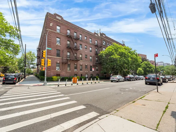 30-83 Crescent Street 3A image 12 of 12