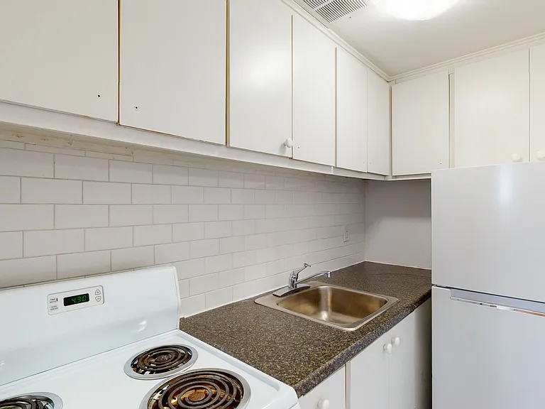 335 Cooper St — Photo 22