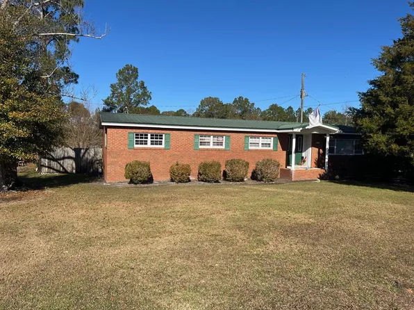 201 Lakeview Dr, Sycamore, GA 31790