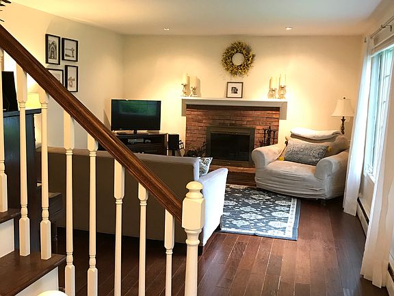 4th image of 11 Sherwood Dr