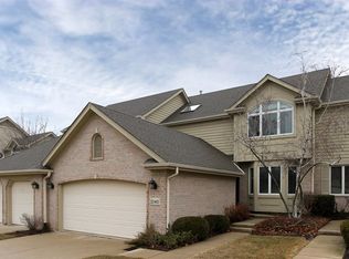 2240 Durand Dr, Downers Grove, IL 60515