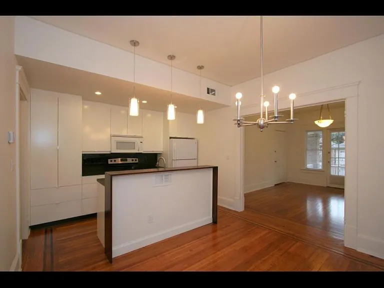 314 4th St NE #4 — Photo 3