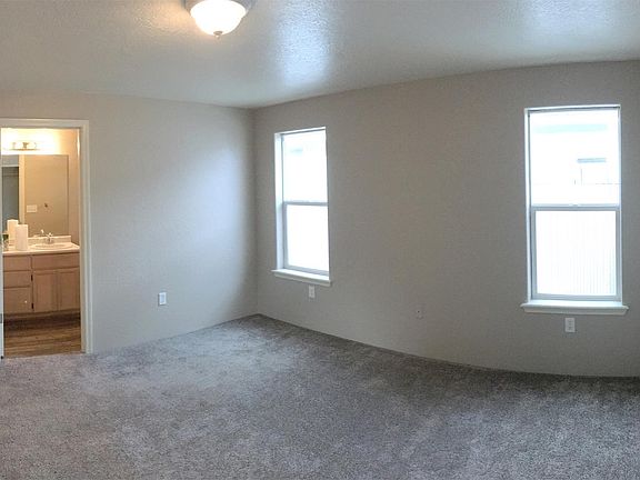 3rd image of 445 Crystal Dr