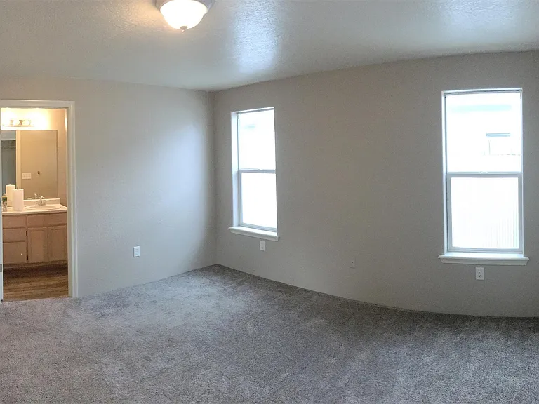 445 Crystal Dr — Photo 18