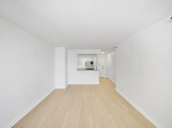 75 West End Avenue image 8 of 38