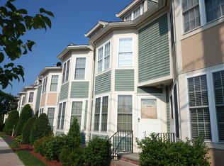 5271 Washington St #B, Boston, MA 02132