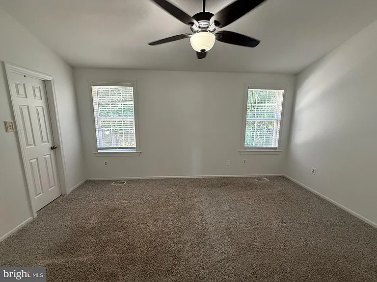 1070 Baywood Dr — Photo 11