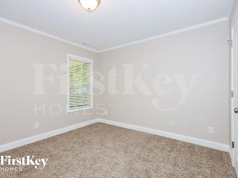 645 White Oaks Rd — Photo 13