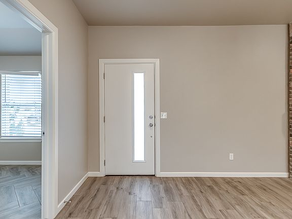 5th image of 16704 Doyle Dr