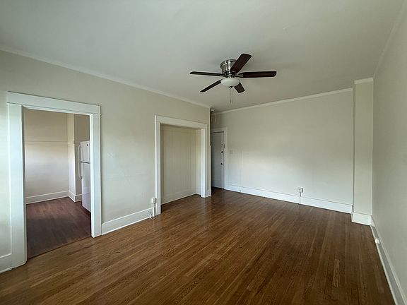 2nd image of 1441 Edgecliffe Dr APT 21