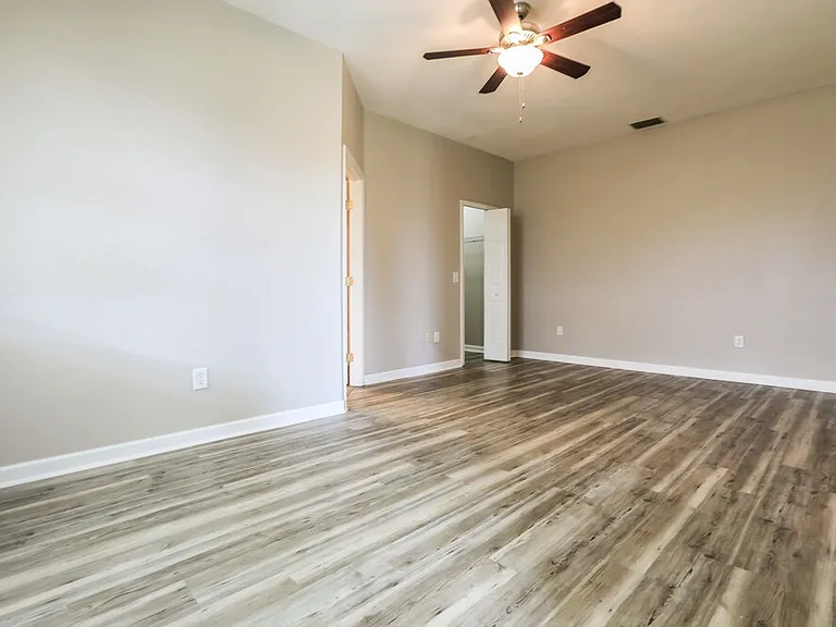 15385 Lakeland Cir — Photo 11