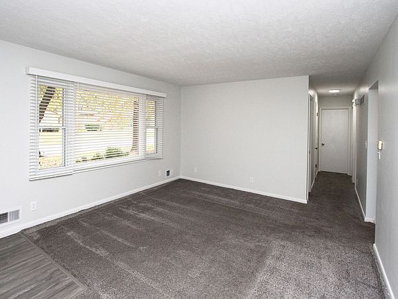 3rd image of 511 Driftwood Dr