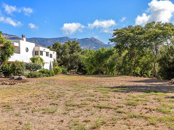 3rd image of 820 Cathedral Vista Ln