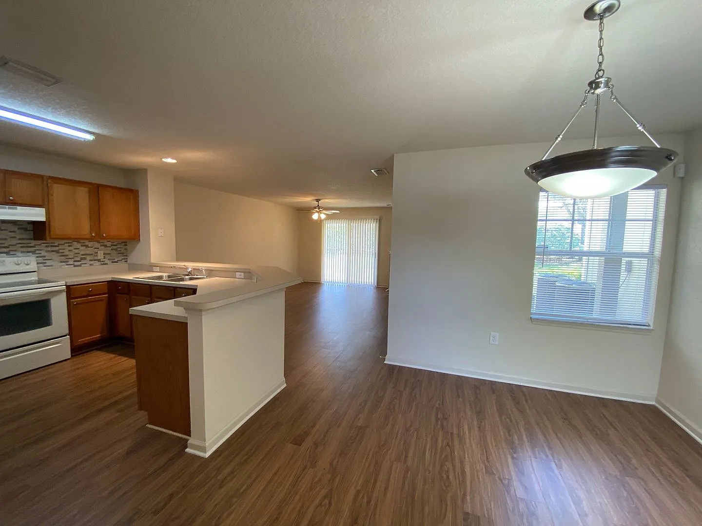 Move in ready 3/2.5 Condo available NOW — Photo 2