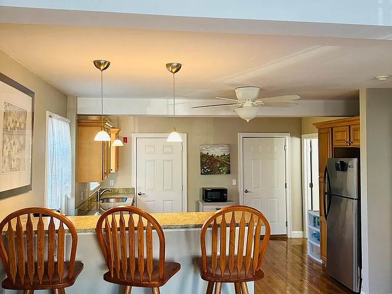 227 Thames St #3 — Photo 12