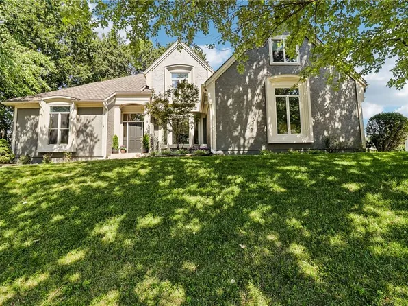 504 NE Rushbrook Dr, Lees Summit, MO 64064