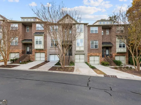 2052 Cobblestone Cir, Atlanta, GA 30319