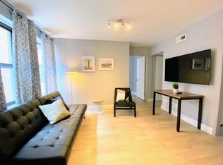 218 W 22nd Pl #22, Chicago, IL 60616