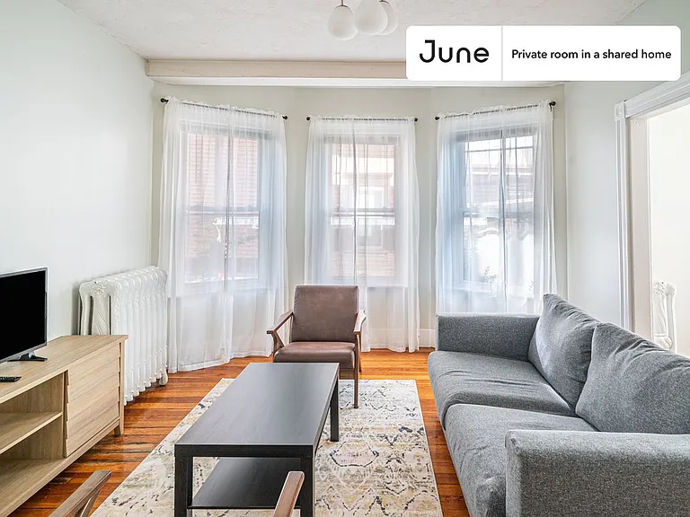 6 Haskell St #C — Photo 5