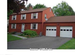 18 Saddle Ridge Dr, West Hartford, CT 06117