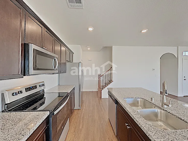 4702 Tree Swing St — Photo 4