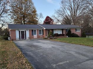 279 Crestoak Dr, Wilkesboro, NC 28697