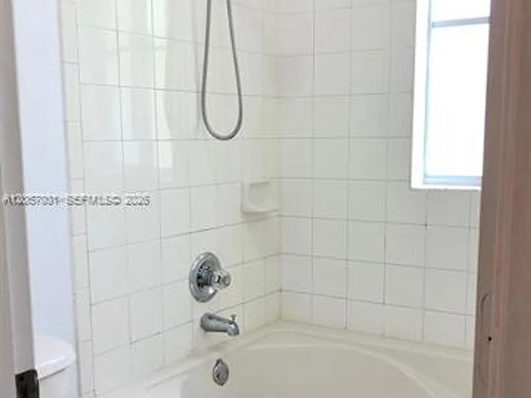 8527 NW 108th Ave #Townhouse 4-41 — Photo 8