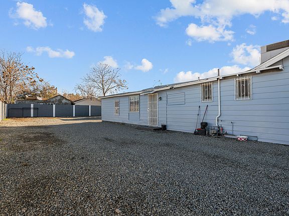 5th image of 11130 De Garmo Ave