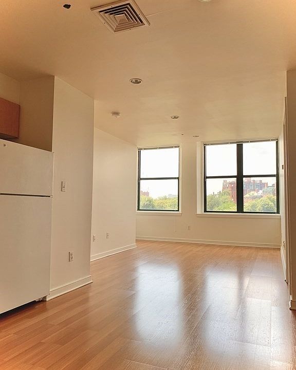 1st image of 131 Tremont St #7B