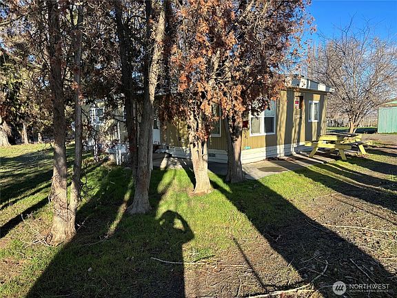 3rd image of 2284 W Rainier Road