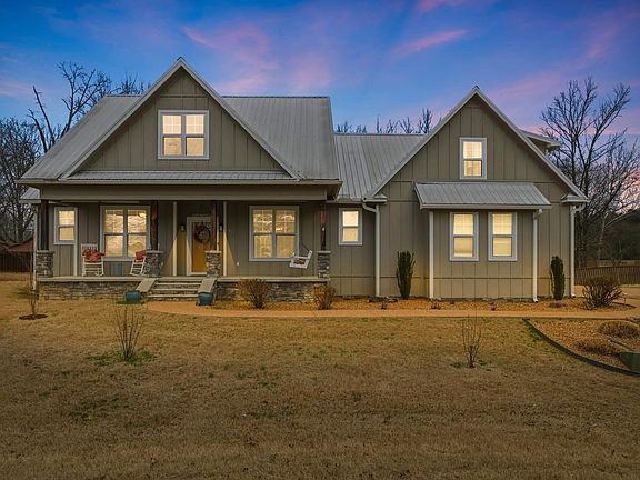 2nd image of 41 Rivers Edge Cv