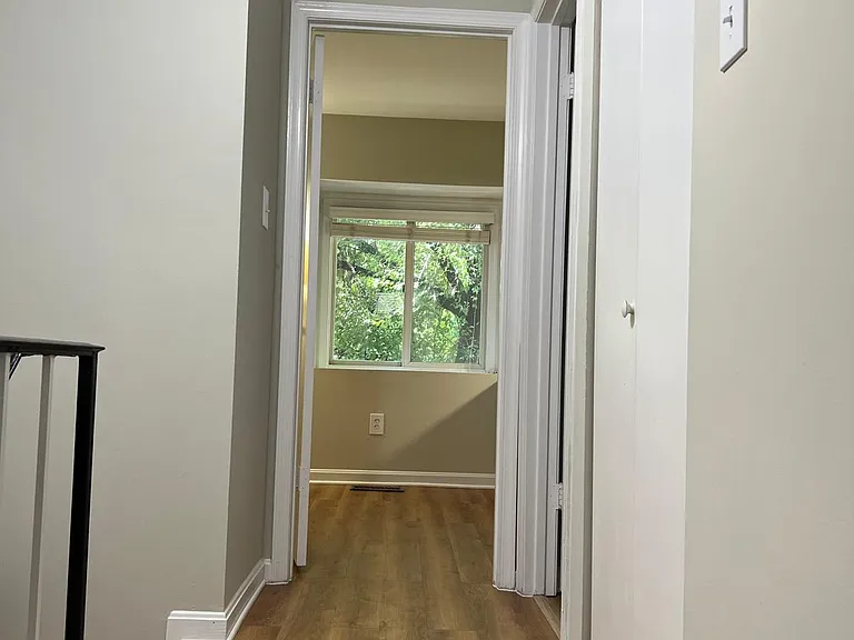 1105 N Taylor St — Photo 44