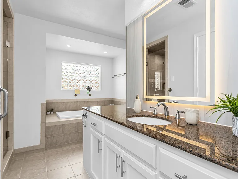 7233 Rustic Valley Dr — Photo 13