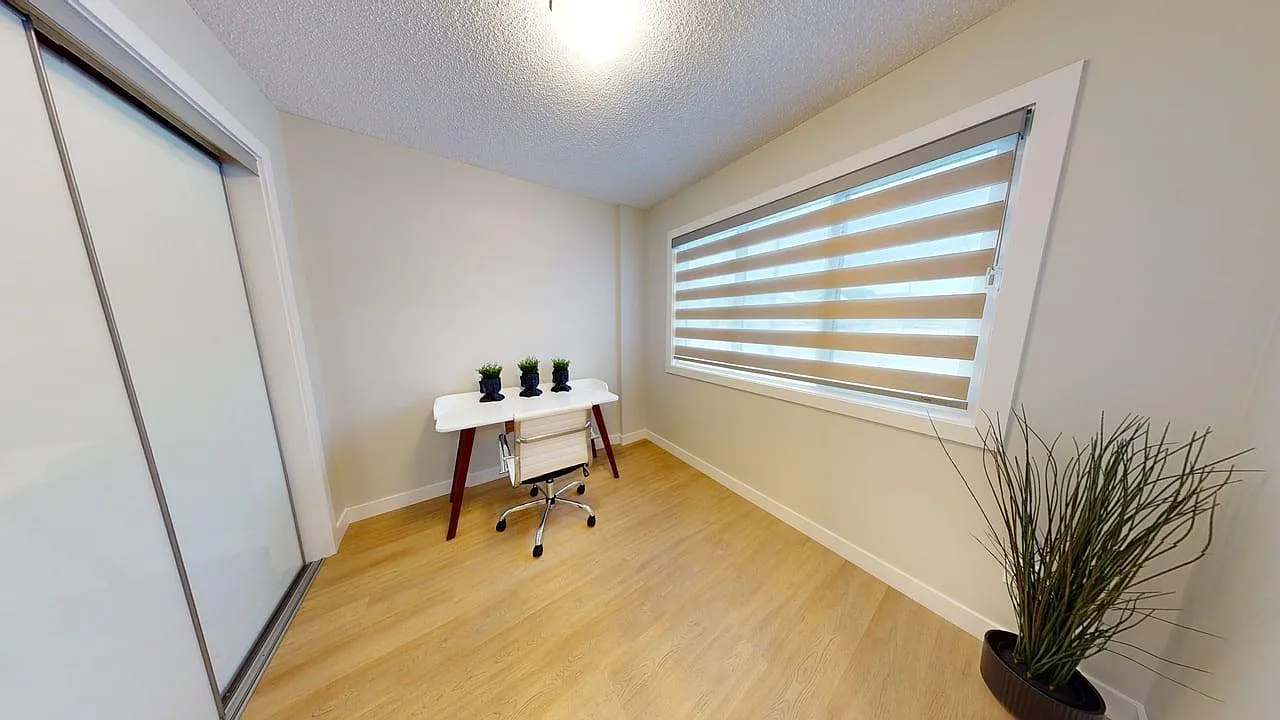 2035 Chalmers Way SW — Photo 3