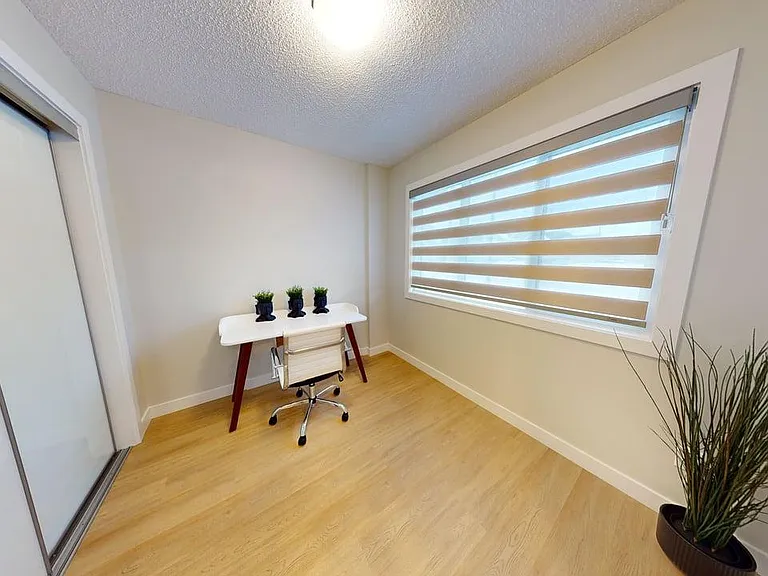 2035 Chalmers Way SW — Photo 3