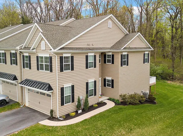 307 Kemper Dr, Honey Brook, PA 19344