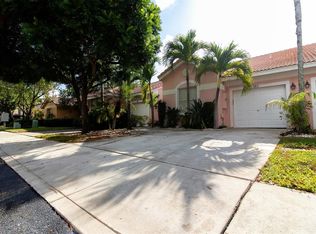 383 E Coral Trace Cir, Delray Beach, FL 33445