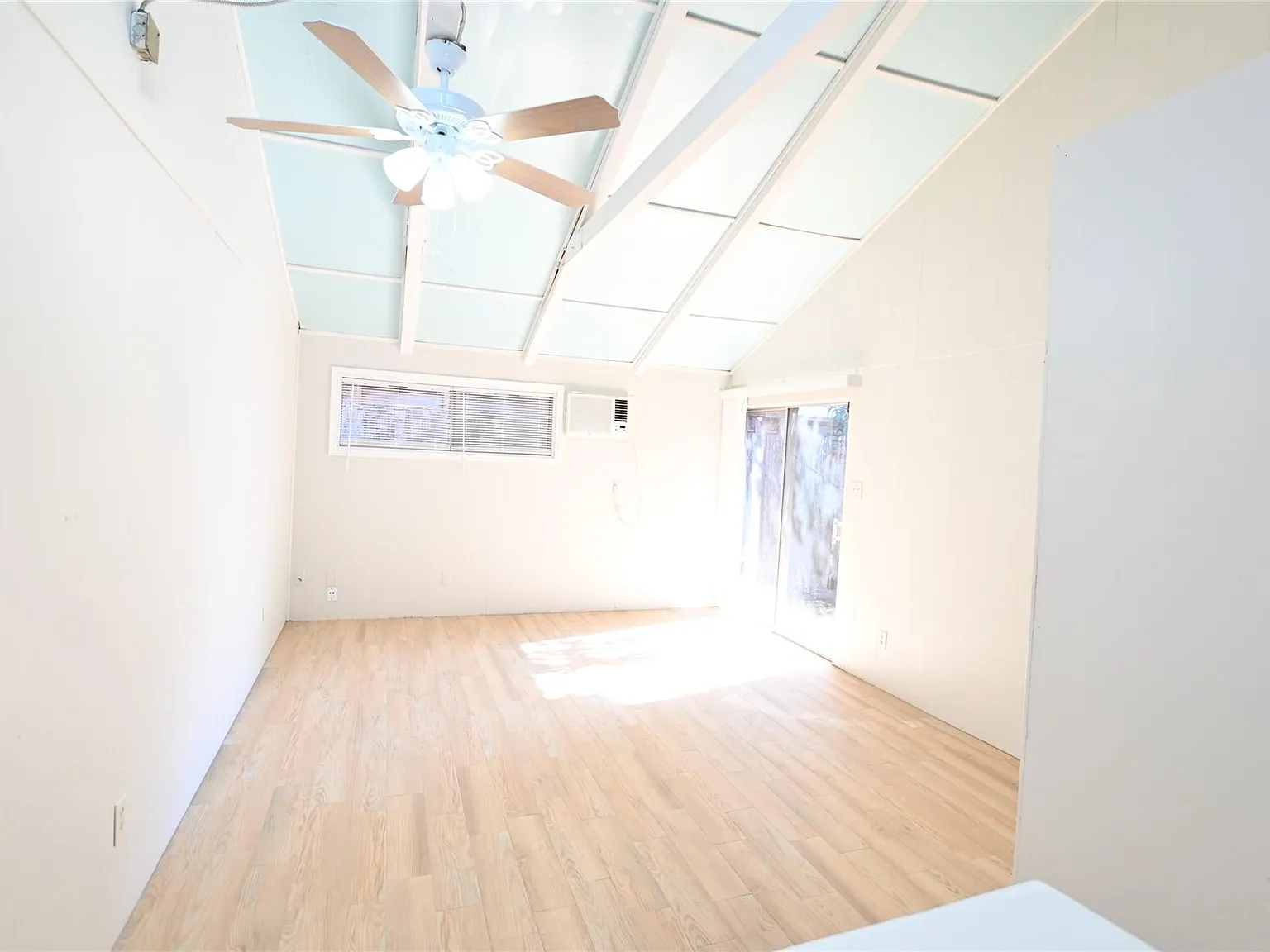 1 bed, 1.0 bath, $950 — Photo 1