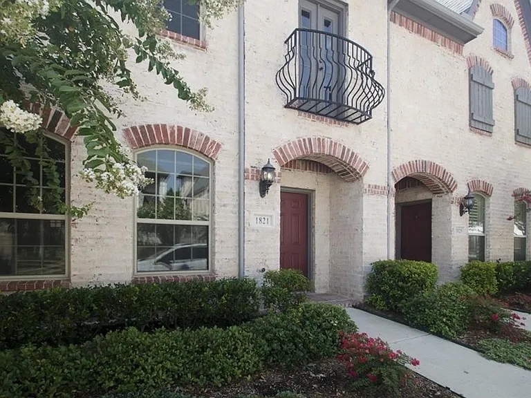 1821 Cortez Ln — Photo 1
