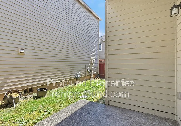 1140 SE Tamango St — Photo 36