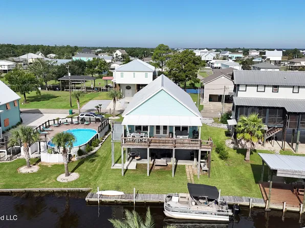 854 Deer Dr, Bay Saint Louis, MS 39520