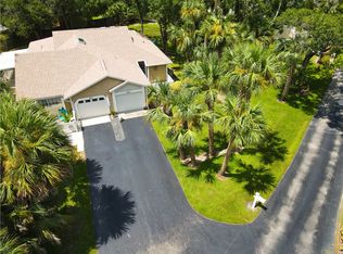 1977 Sixty Oaks Ln, Vero Beach, FL 32966