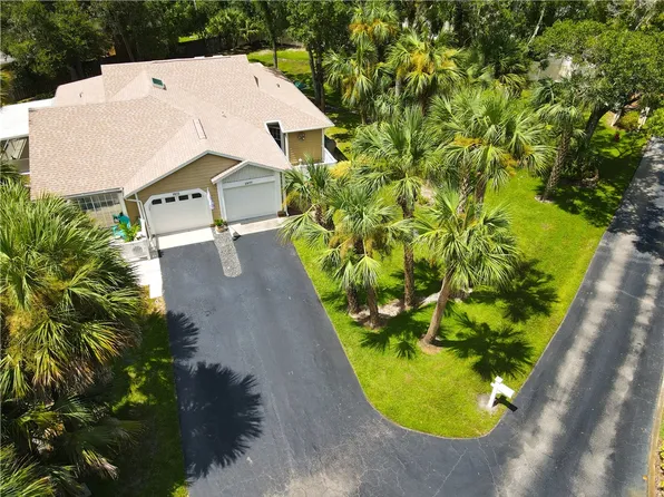 1977 Sixty Oaks Ln, Vero Beach, FL 32966