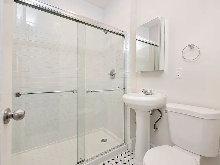 Fionia Apartments — Photo 30