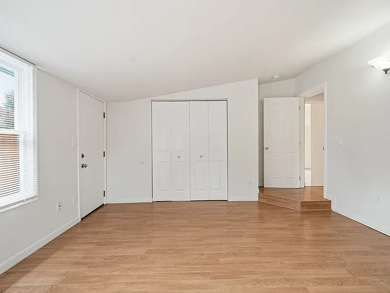 6830 SE 50th Ave — Photo 17