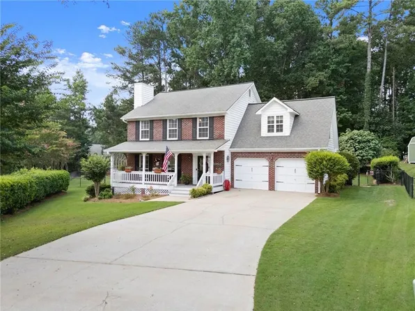 3202 Summit Glen Dr, Loganville, GA 30052