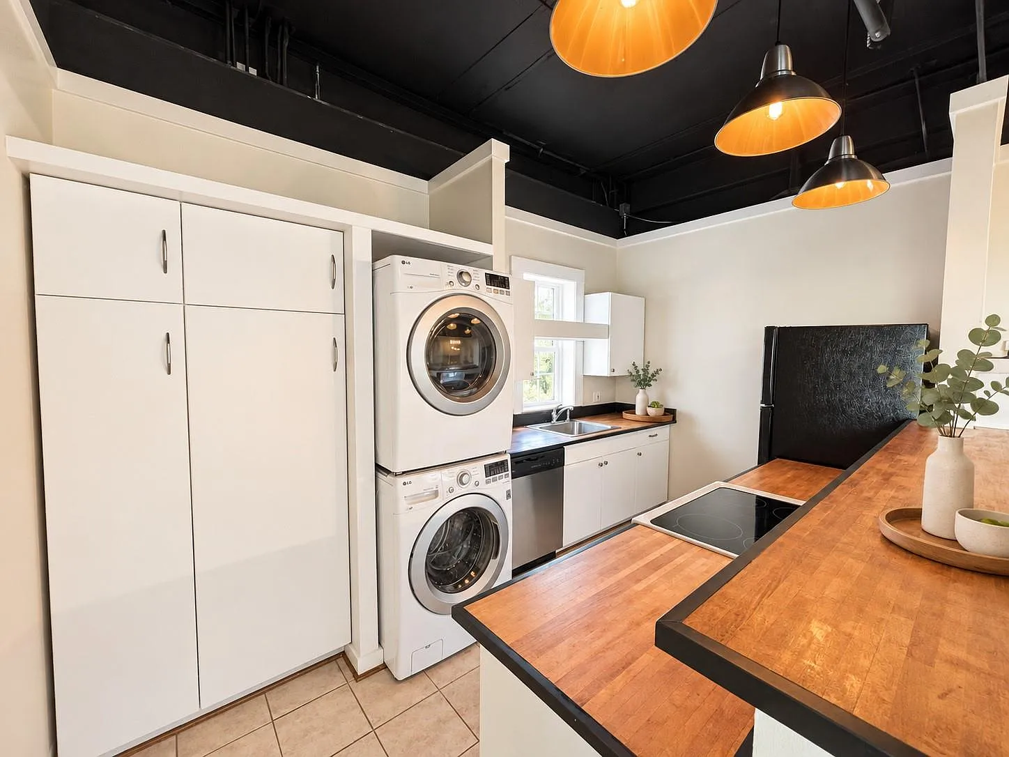 1 bed, 1.0 bath, 926 sqft, $1,450 — Photo 1