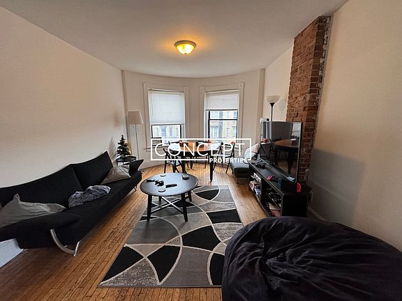 2nd image of 878 Huntington Ave #8783