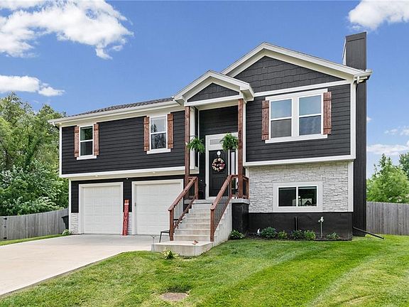 2nd image of 613 Dolinger Ct