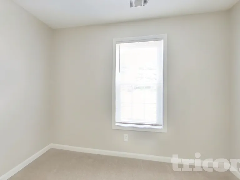 1303 N Hampton Dr — Photo 11